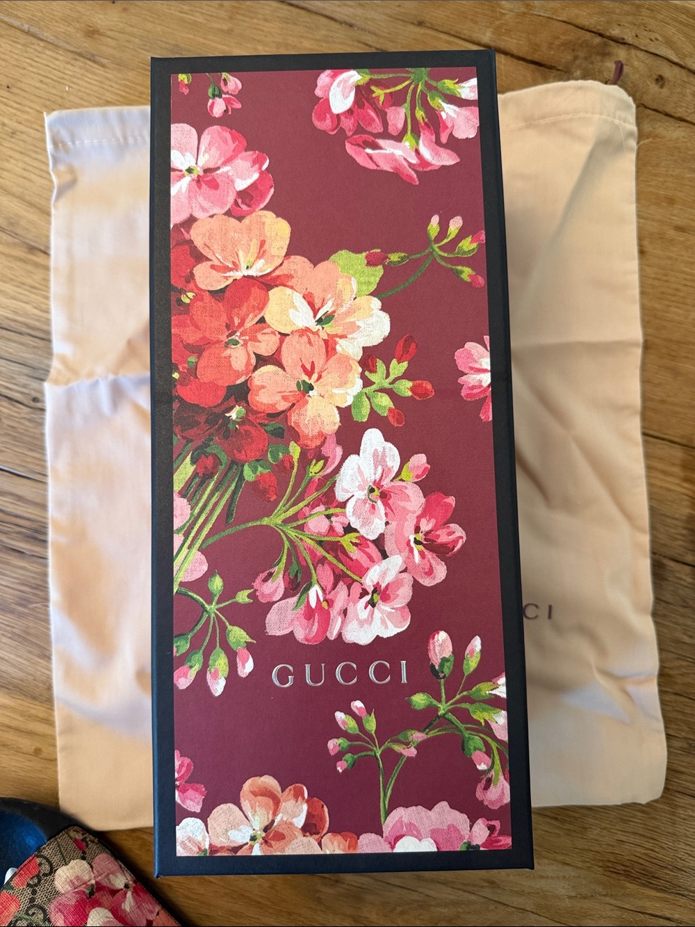 Gucci Blooms Pool Slides - Picture 6 of 10